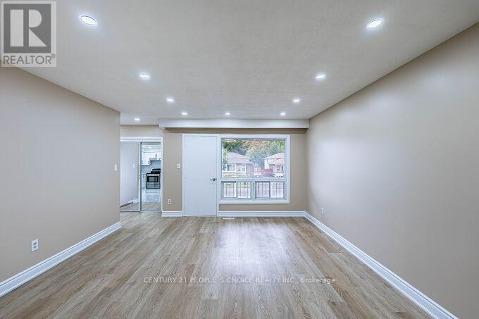 453 Ginger Downs, Mississauga, Ontario  L5A 3A8 - Photo 10 - W12430467