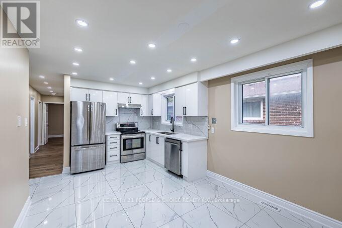 453 Ginger Downs, Mississauga, Ontario  L5A 3A8 - Photo 12 - W12430467
