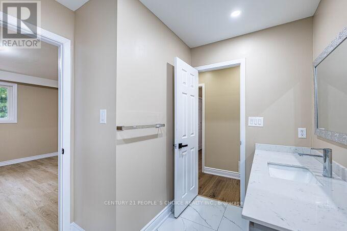 453 Ginger Downs, Mississauga, Ontario  L5A 3A8 - Photo 26 - W12430467