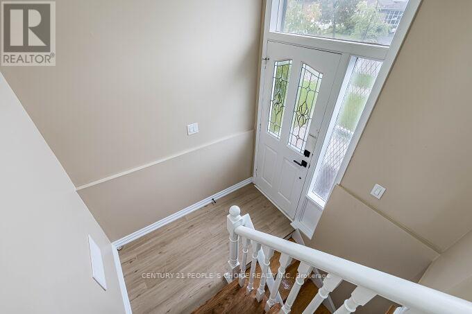 453 Ginger Downs, Mississauga, Ontario  L5A 3A8 - Photo 7 - W12430467