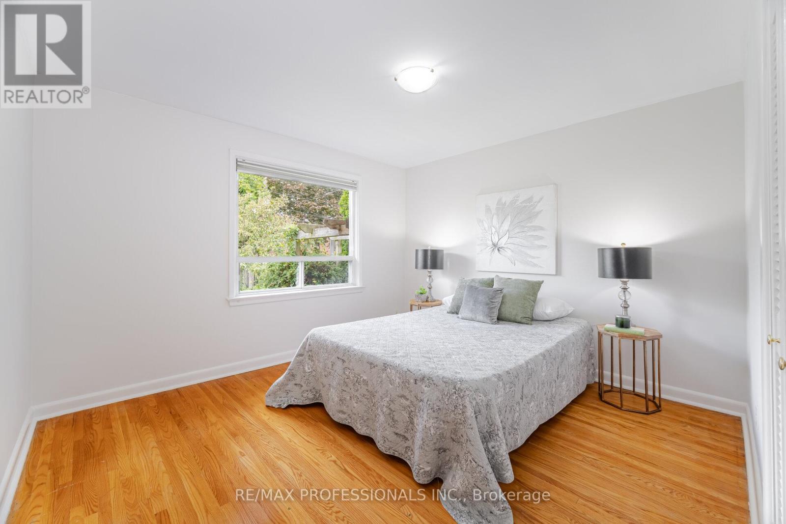 4 Lethbridge Avenue, Toronto, Ontario  M9P 2C9 - Photo 21 - W12430481