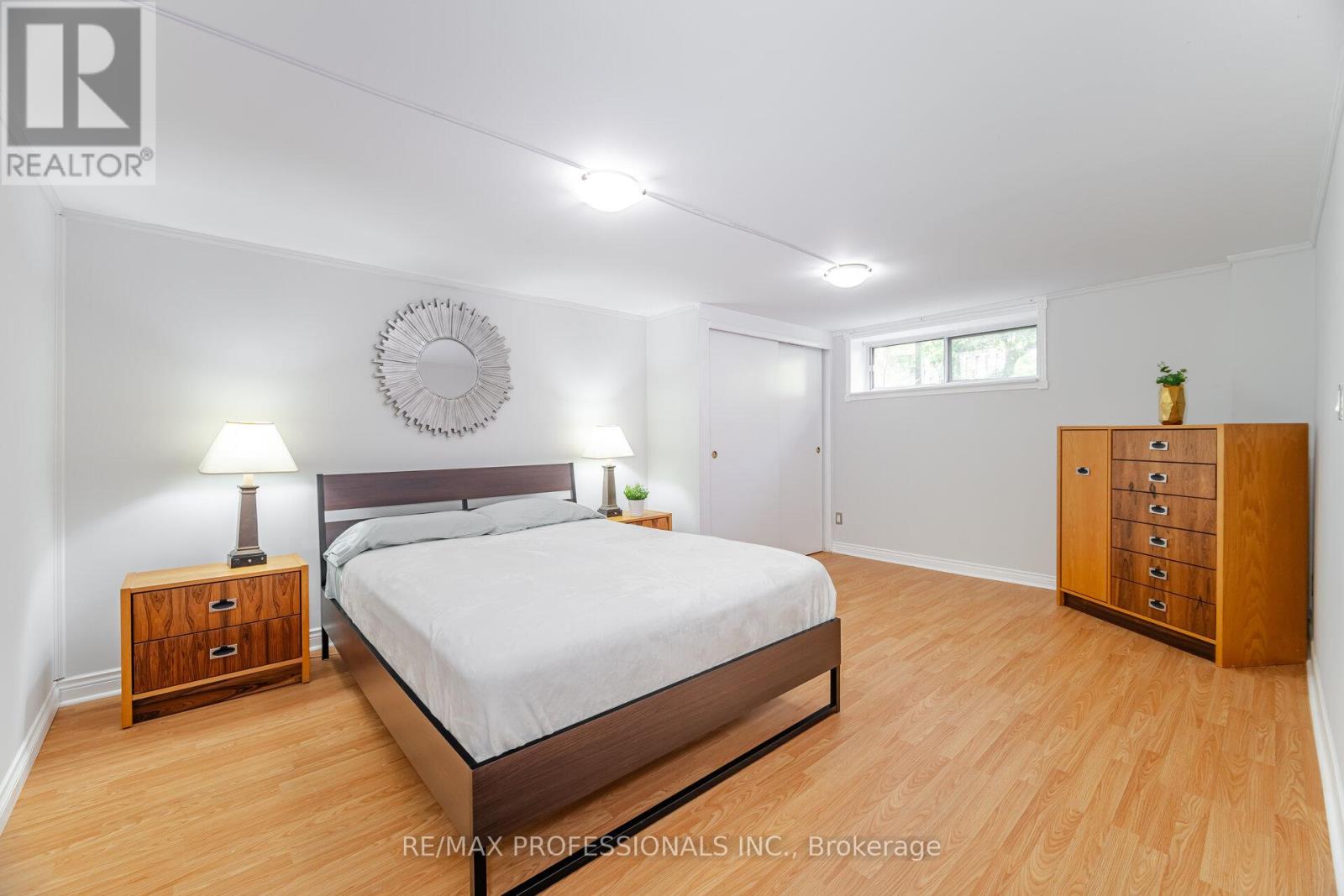 4 Lethbridge Avenue, Toronto, Ontario  M9P 2C9 - Photo 34 - W12430481