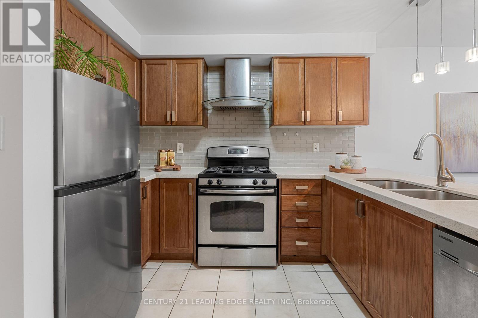 1339 Brandon Terrace, Milton, Ontario  L9T 7R4 - Photo 11 - W12430483