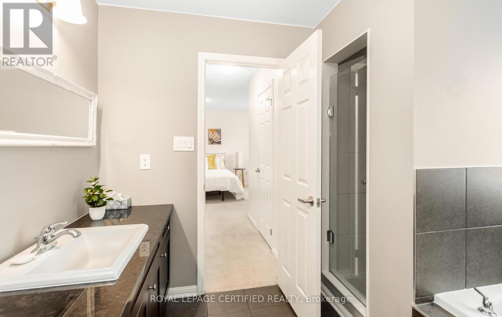 255 Cochrane Terrace, Milton (Wi Willmott), Ontario  L9T 8C8 - Photo 37 - W12430496