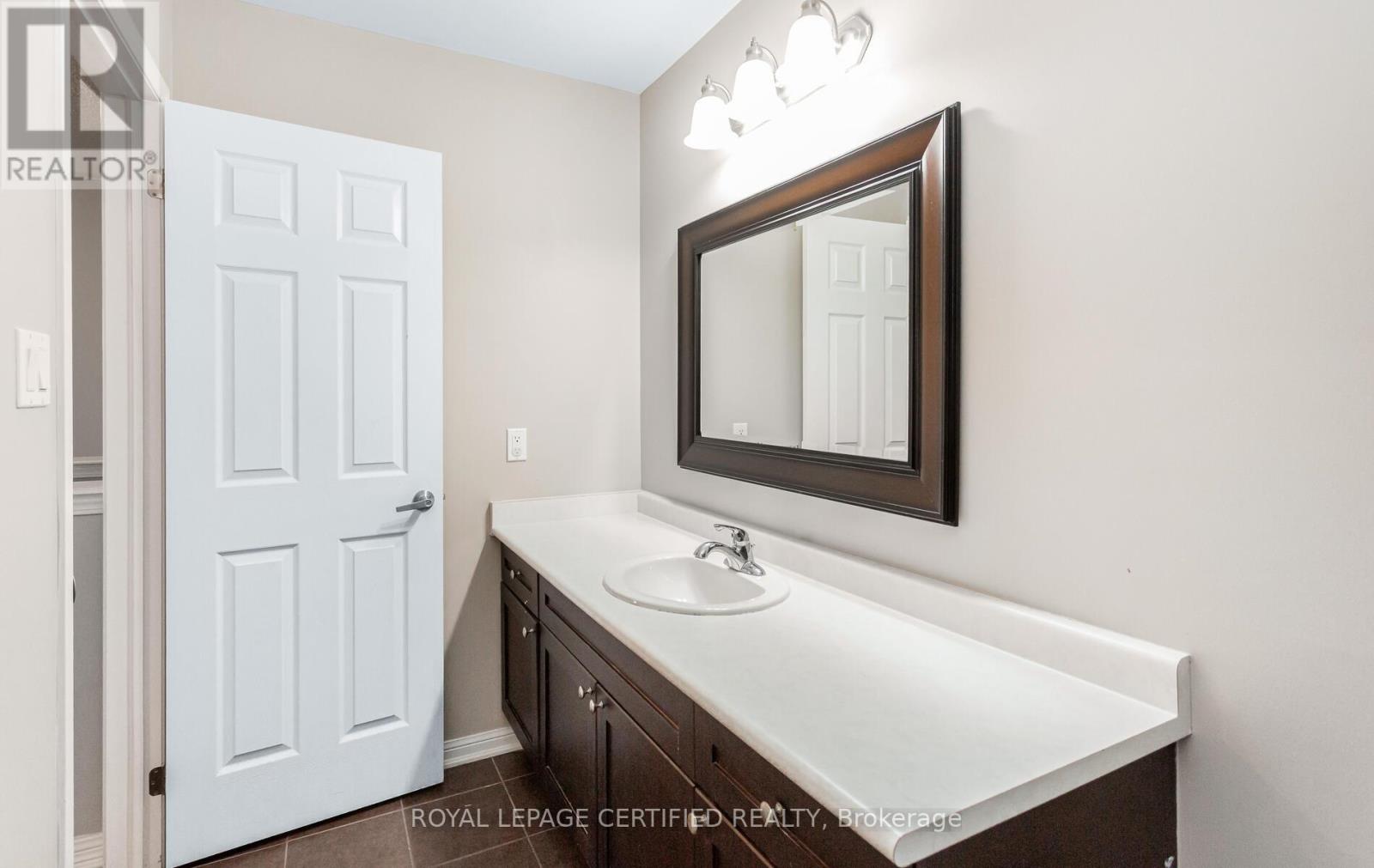255 Cochrane Terrace, Milton (Wi Willmott), Ontario  L9T 8C8 - Photo 45 - W12430496