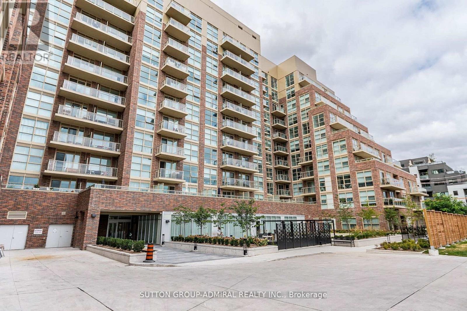 706 - 1787 St Clair Avenue W, Toronto, Ontario  M6N 0B7 - Photo 2 - W12430505