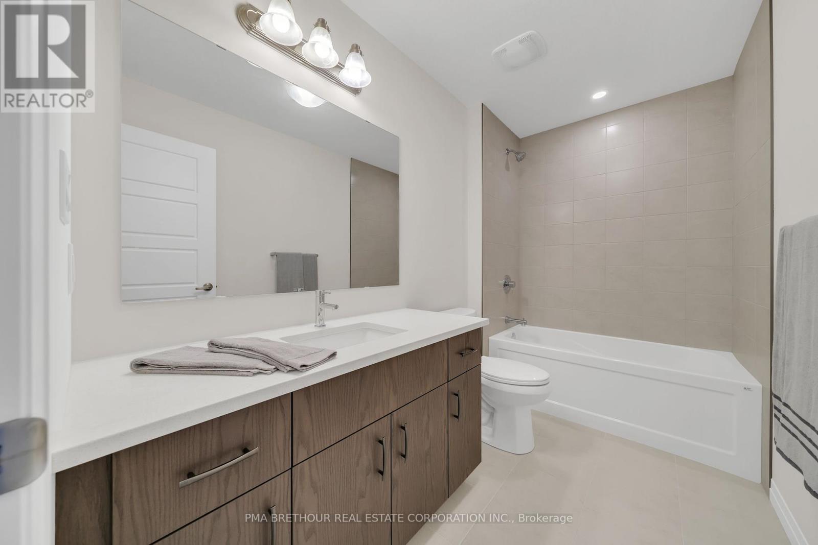 228 Haylock Avenue, Centre Wellington, Ontario  N0B 1S0 - Photo 33 - X12430478