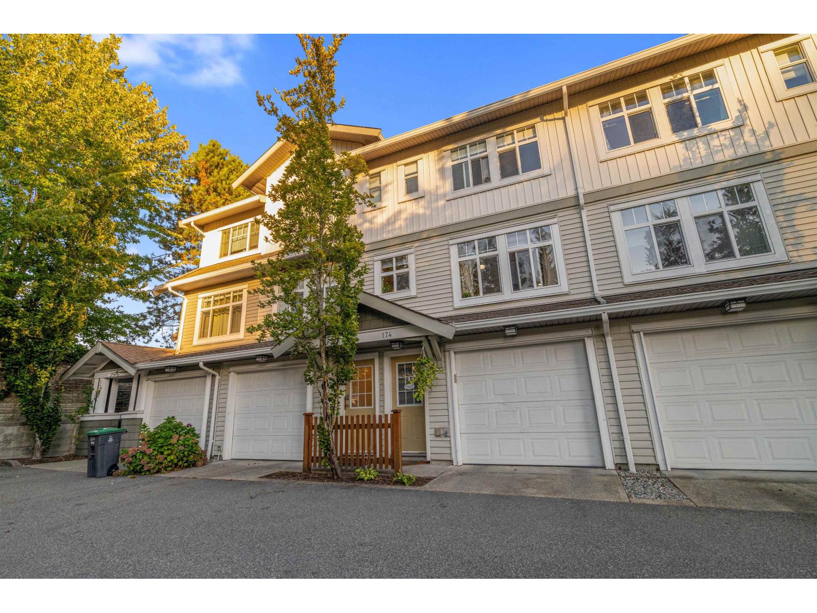 174 16177 83 Avenue, Surrey, British Columbia  V4N 5T3 - Photo 2 - R3052105