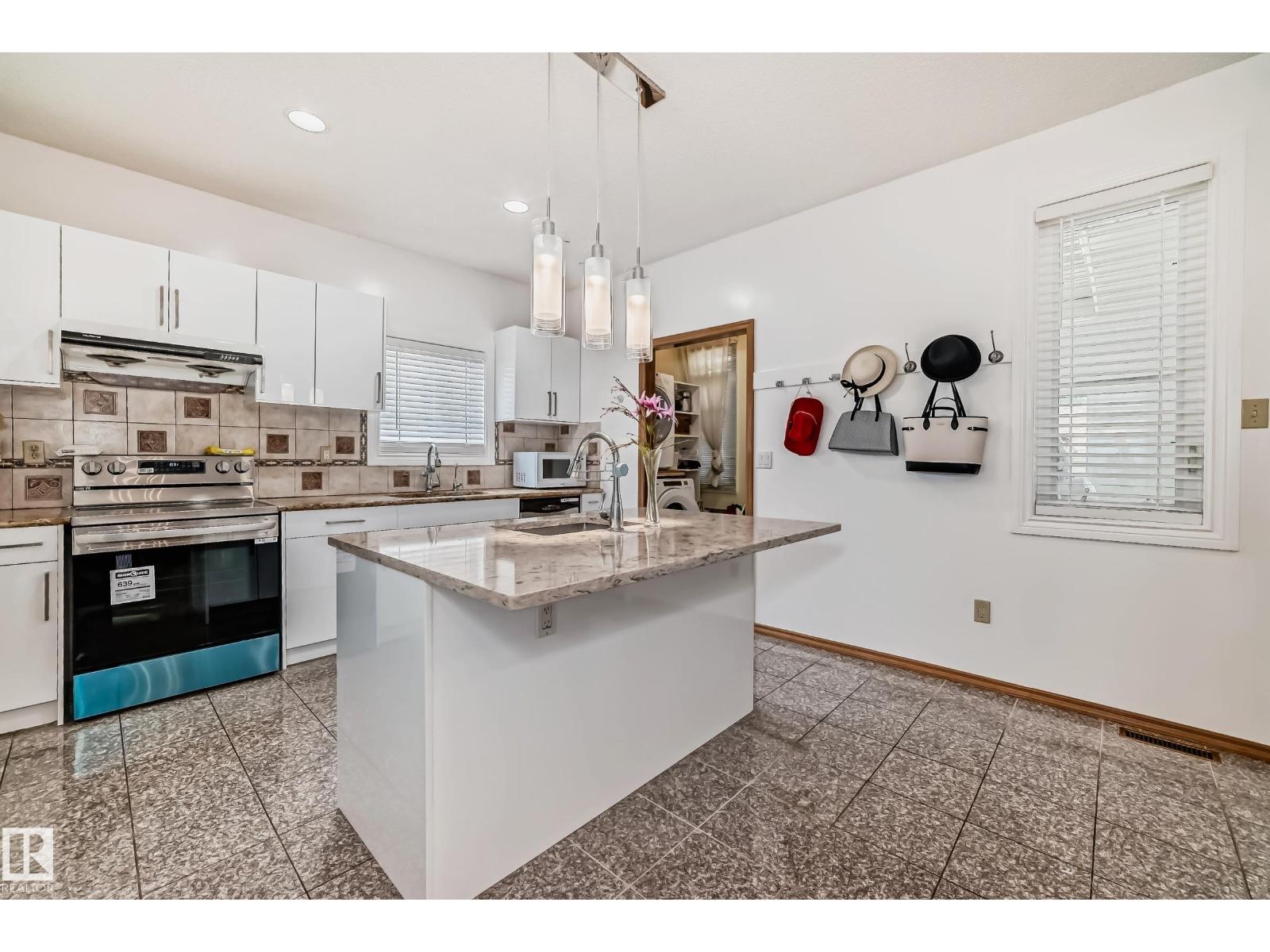 9646 73 Av Nw, Edmonton, Alberta  T6E 1B2 - Photo 8 - E4438838