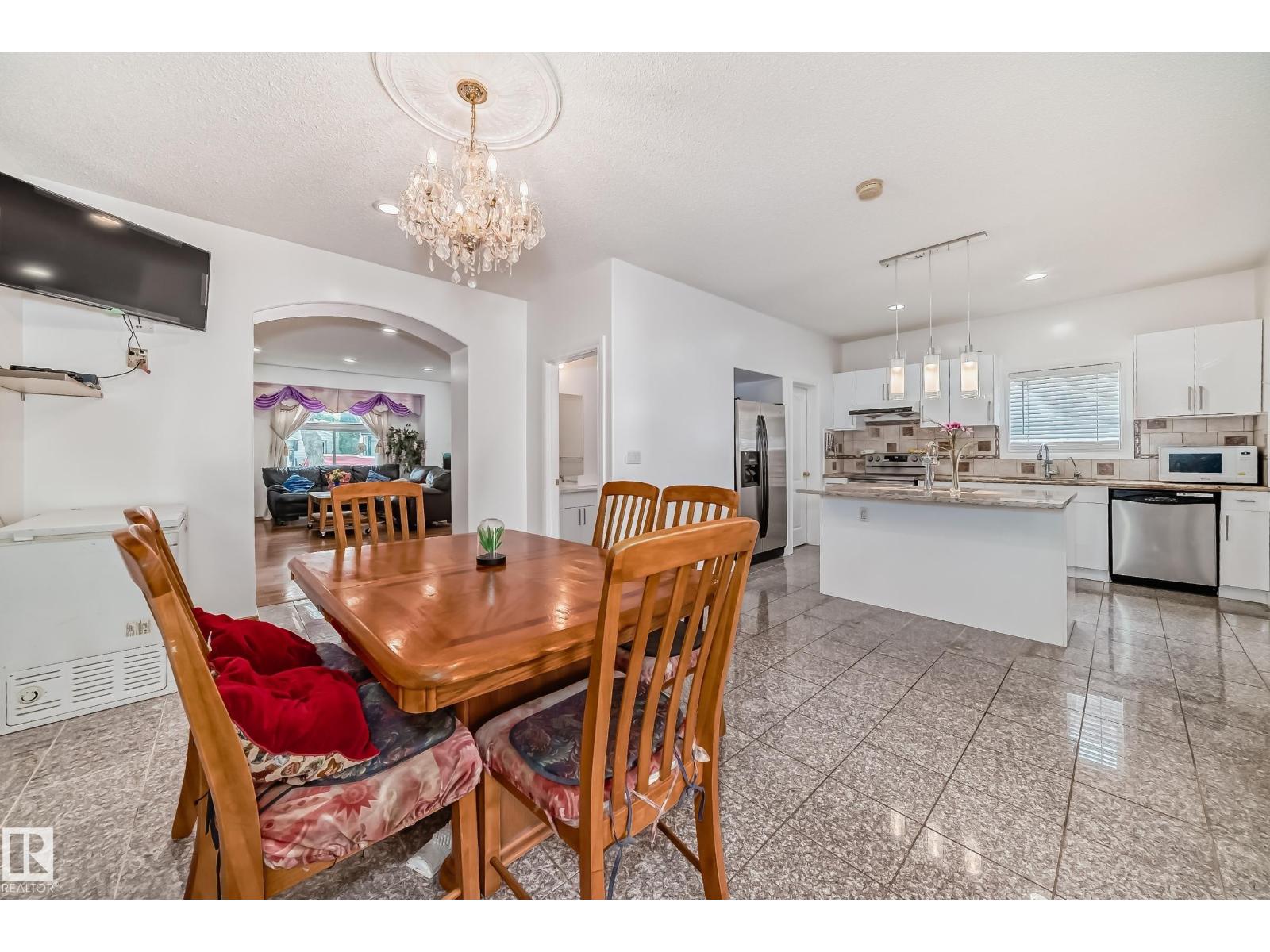 9646 73 Av Nw, Edmonton, Alberta  T6E 1B2 - Photo 6 - E4438838