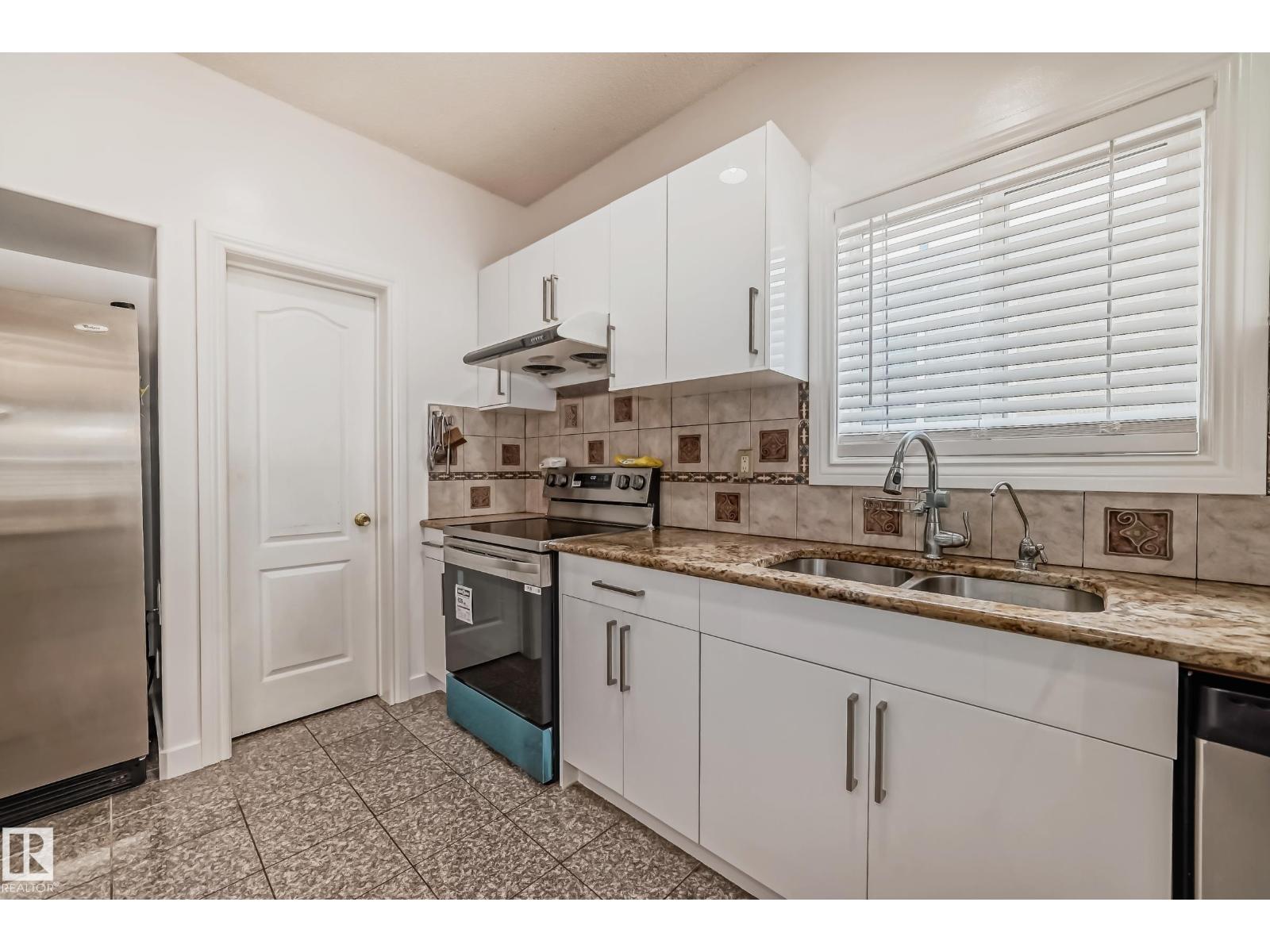 9646 73 Av Nw, Edmonton, Alberta  T6E 1B2 - Photo 10 - E4438838