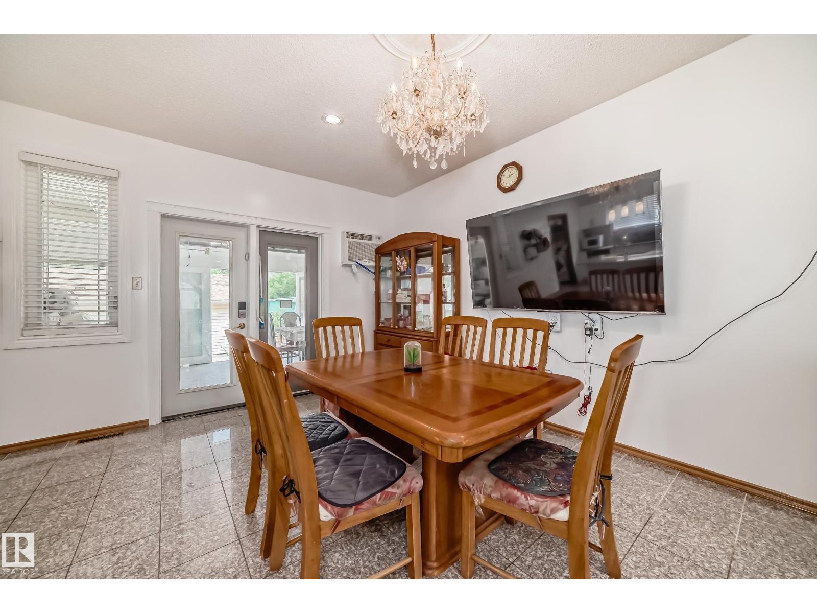 9646 73 Av Nw, Edmonton, Alberta  T6E 1B2 - Photo 5 - E4438838