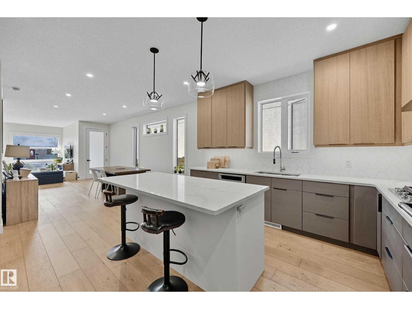 8806 85 Av Nw, Edmonton, Alberta  T6C 1G9 - Photo 8 - E4459844