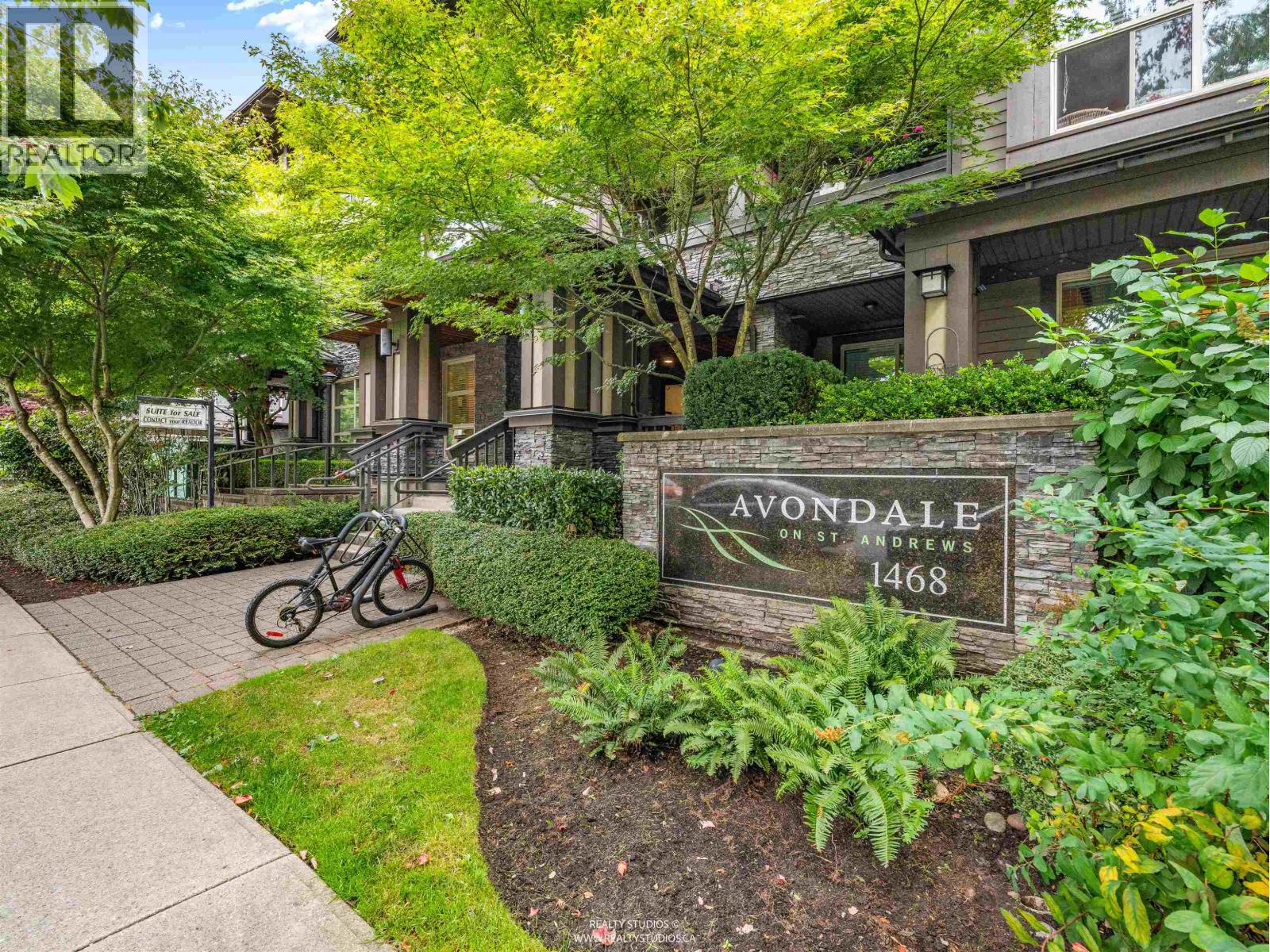 302 1468 SAINT ANDREWS AVENUE, North Vancouver, British Columbia