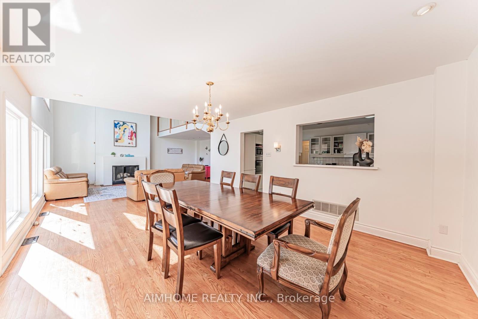 455 North Lake Road N, Richmond Hill, Ontario  L4E 3A6 - Photo 17 - N12409366