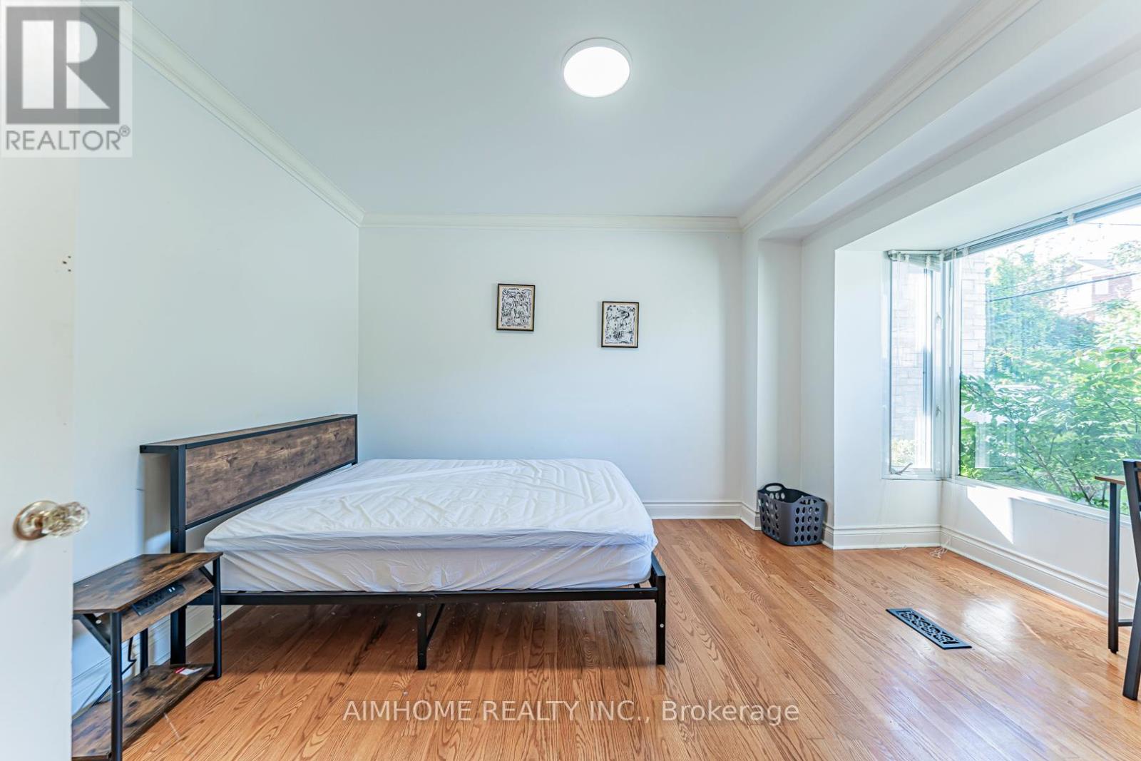 455 North Lake Road N, Richmond Hill, Ontario  L4E 3A6 - Photo 10 - N12409366