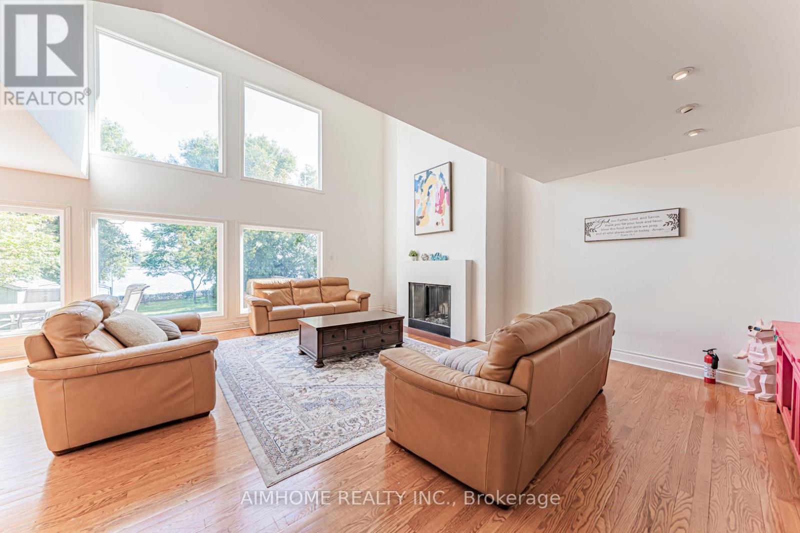 455 North Lake Road N, Richmond Hill, Ontario  L4E 3A6 - Photo 13 - N12409366