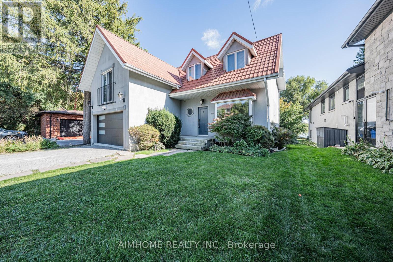 455 North Lake Road N, Richmond Hill, Ontario  L4E 3A6 - Photo 4 - N12409366