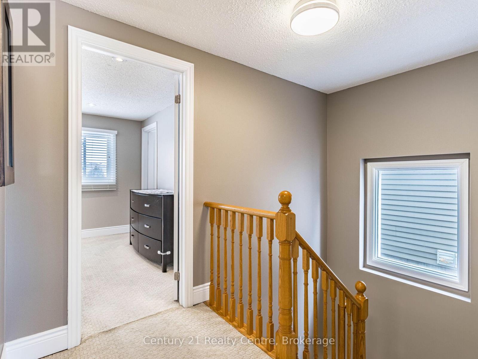 34 Niagara Place, Brampton, Ontario  L6S 4Z1 - Photo 17 - W12430508