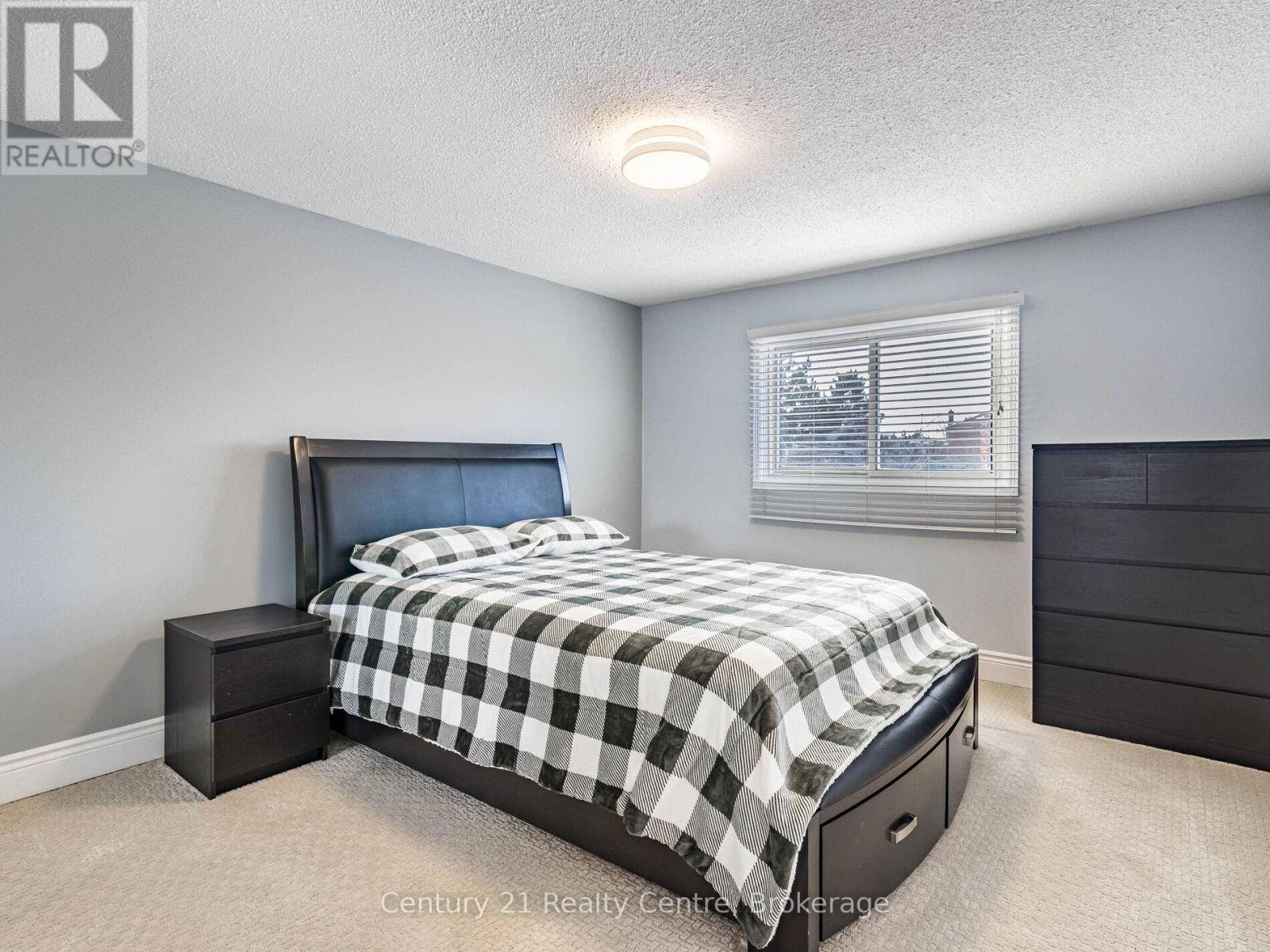 34 Niagara Place, Brampton, Ontario  L6S 4Z1 - Photo 24 - W12430508