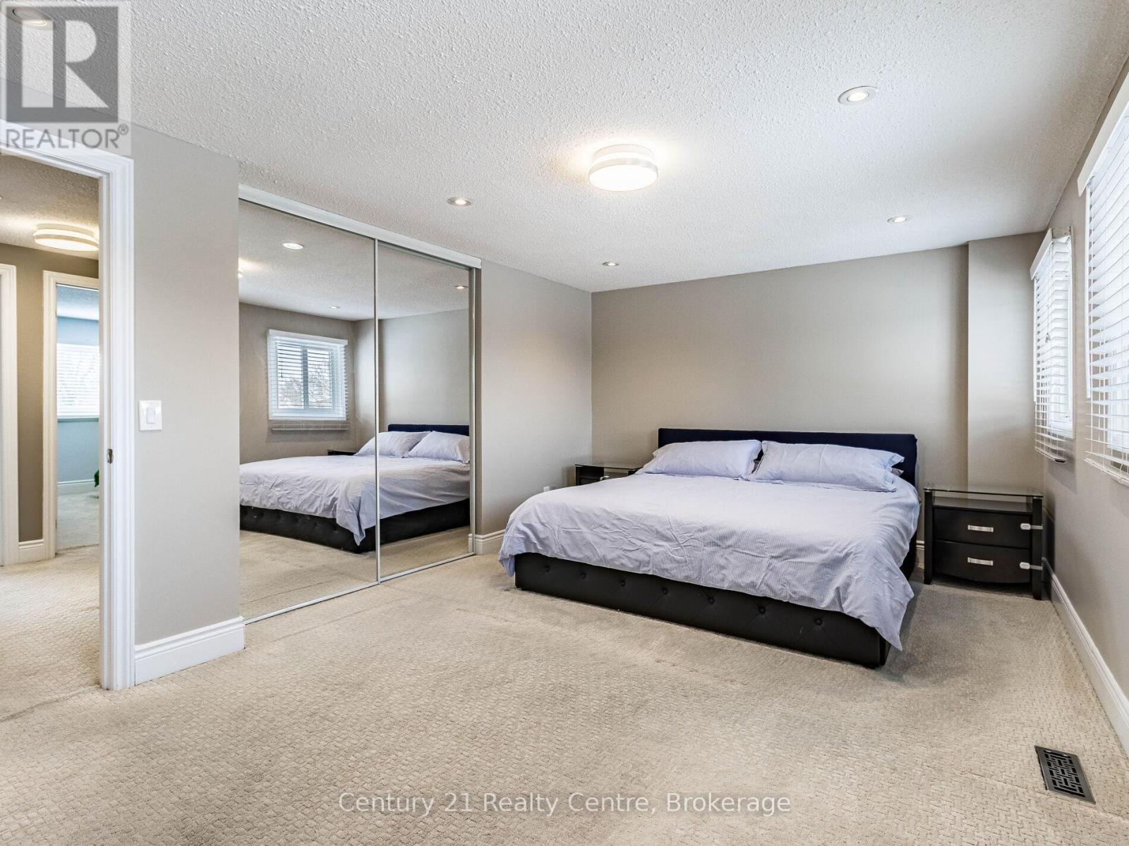 34 Niagara Place, Brampton, Ontario  L6S 4Z1 - Photo 18 - W12430508