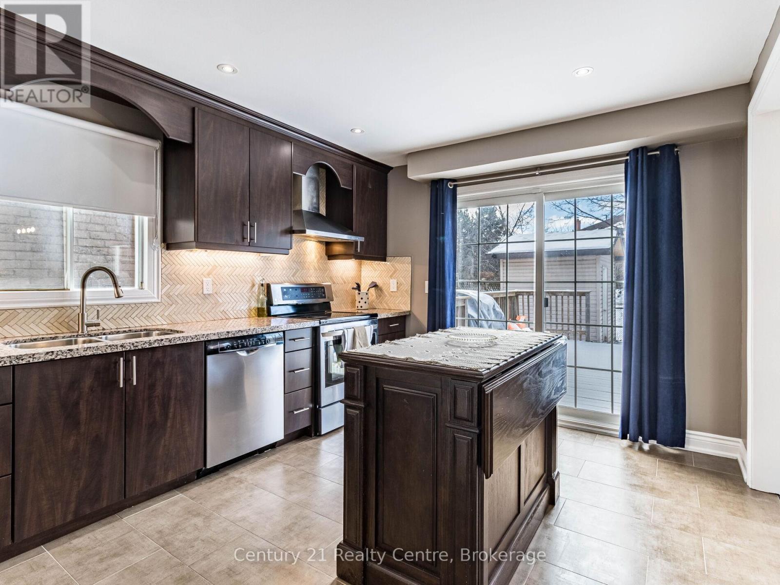 34 Niagara Place, Brampton, Ontario  L6S 4Z1 - Photo 12 - W12430508