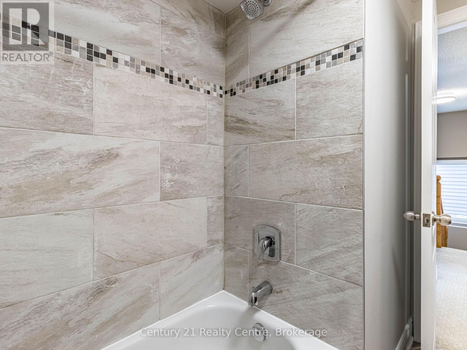 34 Niagara Place, Brampton, Ontario  L6S 4Z1 - Photo 28 - W12430508