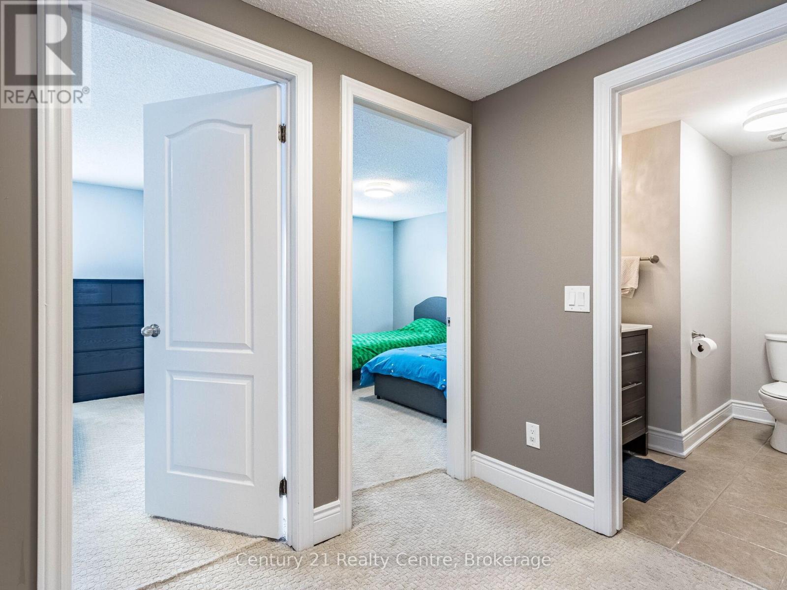 34 Niagara Place, Brampton, Ontario  L6S 4Z1 - Photo 25 - W12430508
