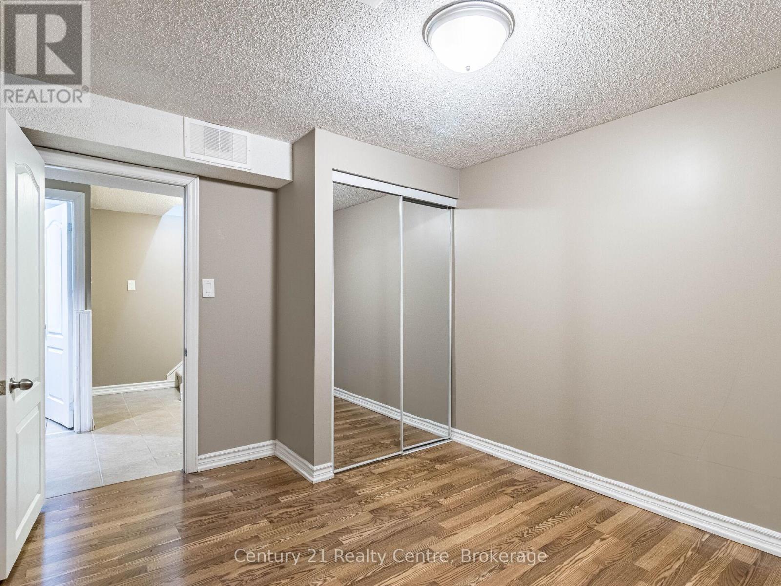 34 Niagara Place, Brampton, Ontario  L6S 4Z1 - Photo 38 - W12430508