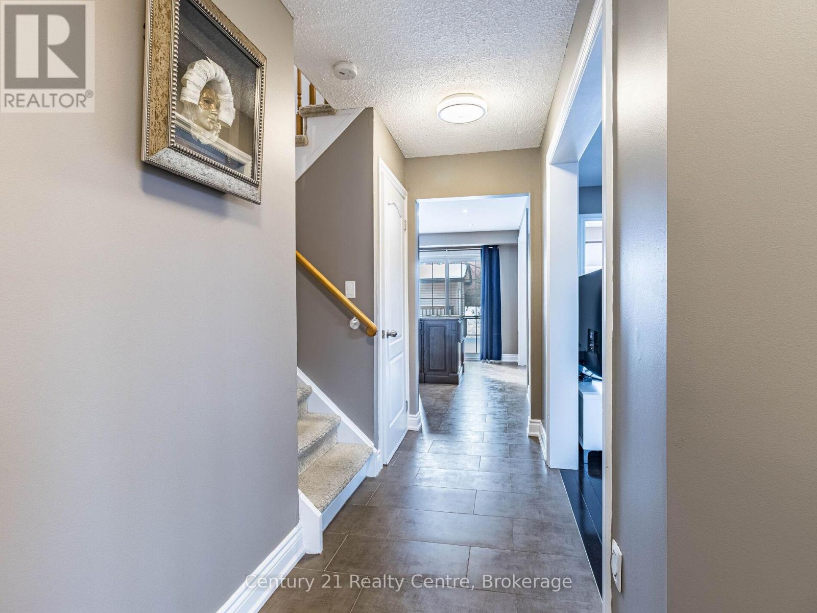 34 Niagara Place, Brampton, Ontario  L6S 4Z1 - Photo 7 - W12430508