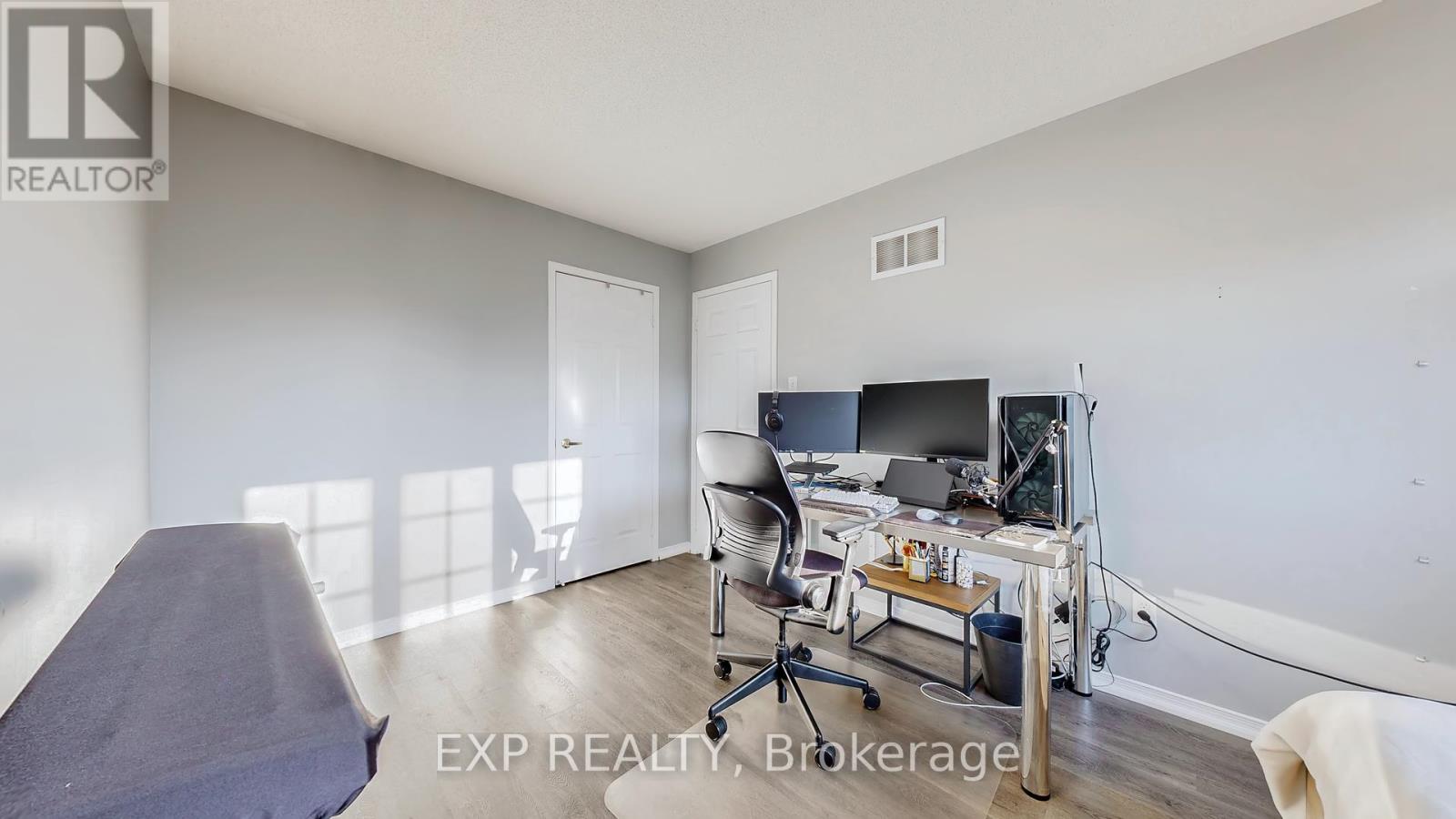 208 Lageer Drive, Whitchurch-Stouffville, Ontario  L4A 0X1 - Photo 25 - N12430517