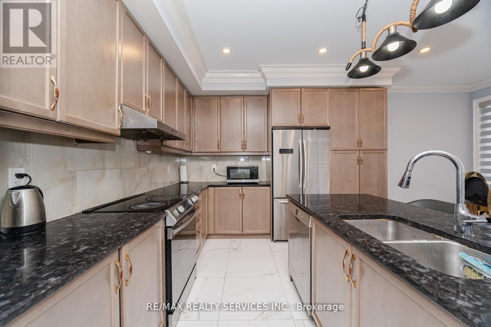 132 Meadow Vista Crescent, East Gwillimbury, Ontario  L9N 0T4 - Photo 19 - N12430535