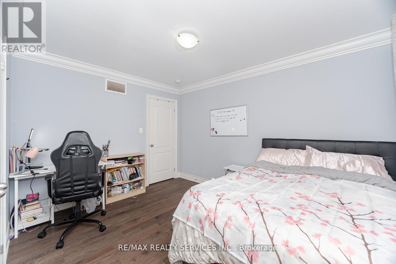 132 Meadow Vista Crescent, East Gwillimbury, Ontario  L9N 0T4 - Photo 26 - N12430535