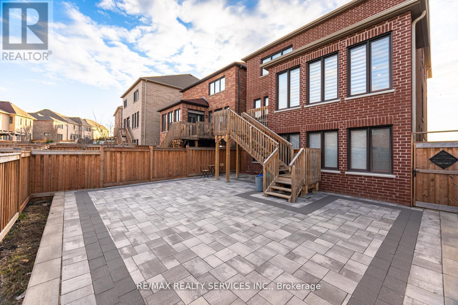 132 Meadow Vista Crescent, East Gwillimbury, Ontario  L9N 0T4 - Photo 38 - N12430535