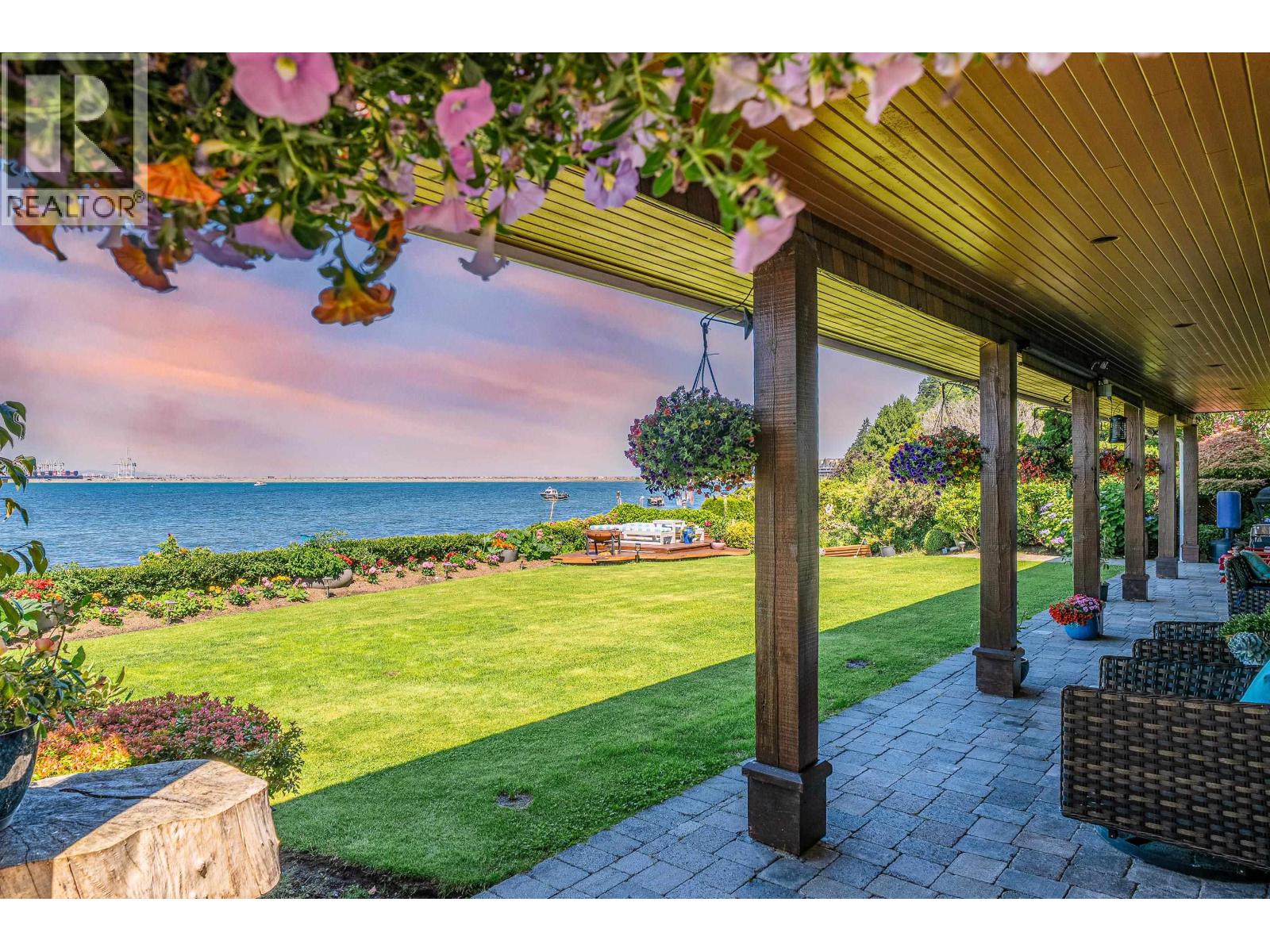 768 TSAWWASSEN BEACH ROAD, Tsawwassen, British Columbia