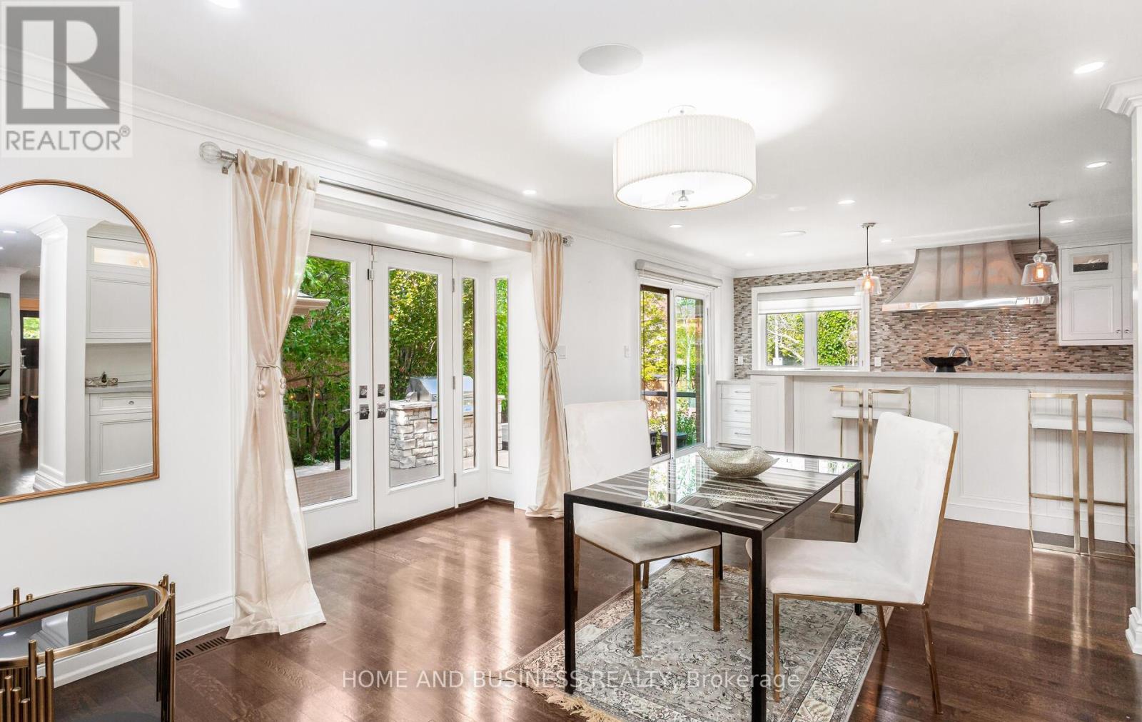 2192 Oakmead Boulevard, Oakville, Ontario  L6H 6B4 - Photo 13 - W12430528
