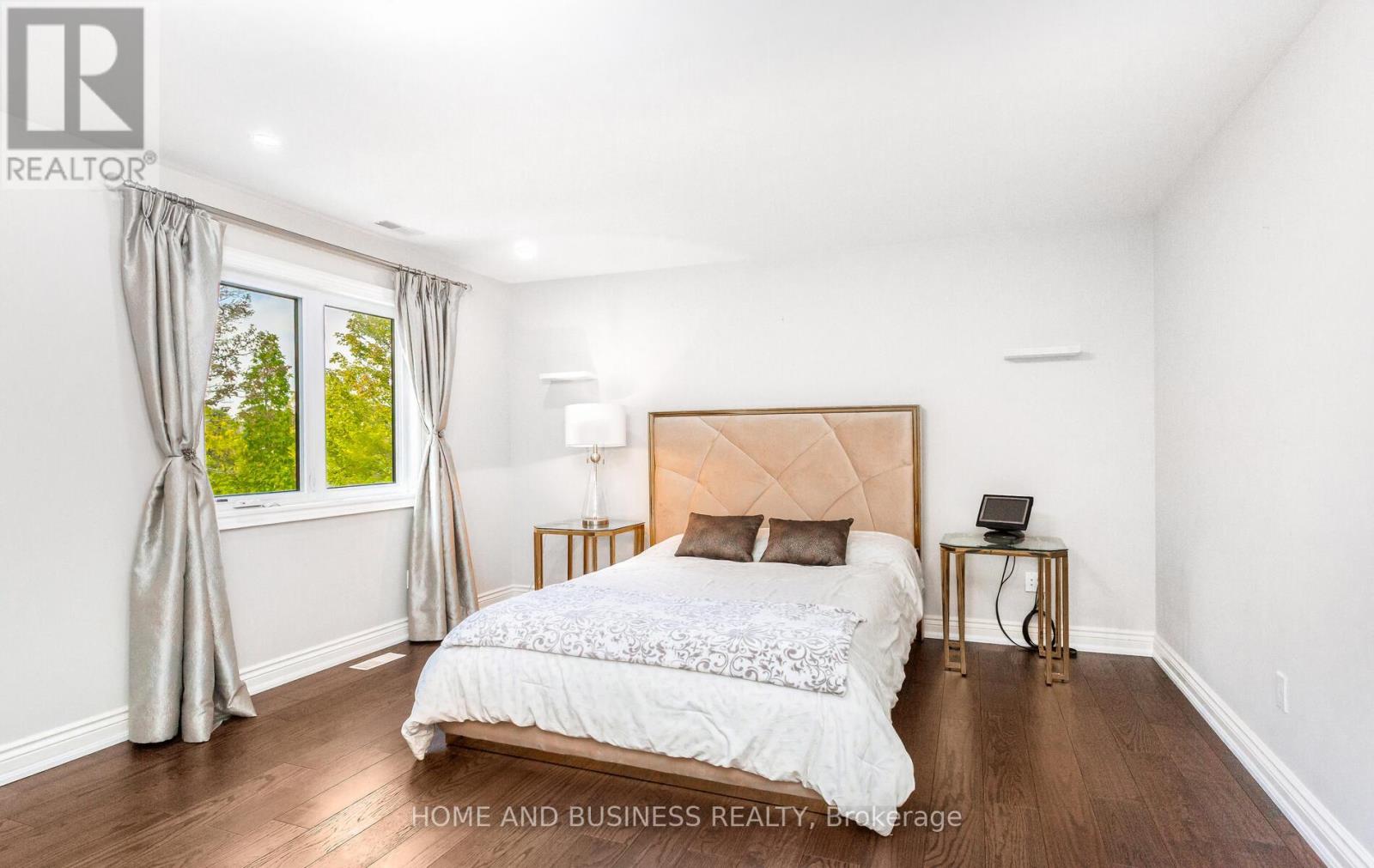 2192 Oakmead Boulevard, Oakville, Ontario  L6H 6B4 - Photo 20 - W12430528