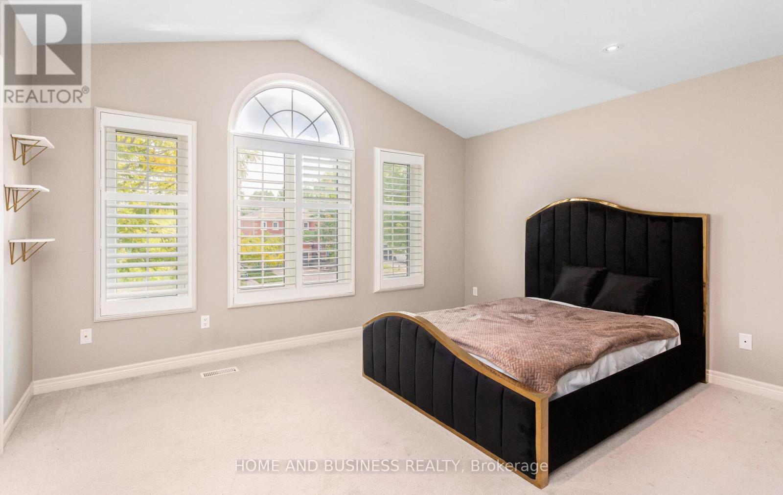 2192 Oakmead Boulevard, Oakville, Ontario  L6H 6B4 - Photo 26 - W12430528