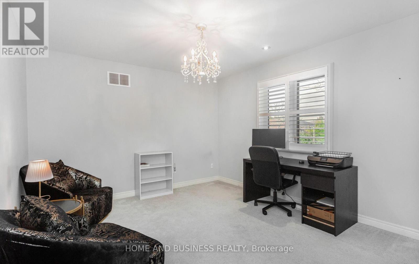 2192 Oakmead Boulevard, Oakville, Ontario  L6H 6B4 - Photo 29 - W12430528