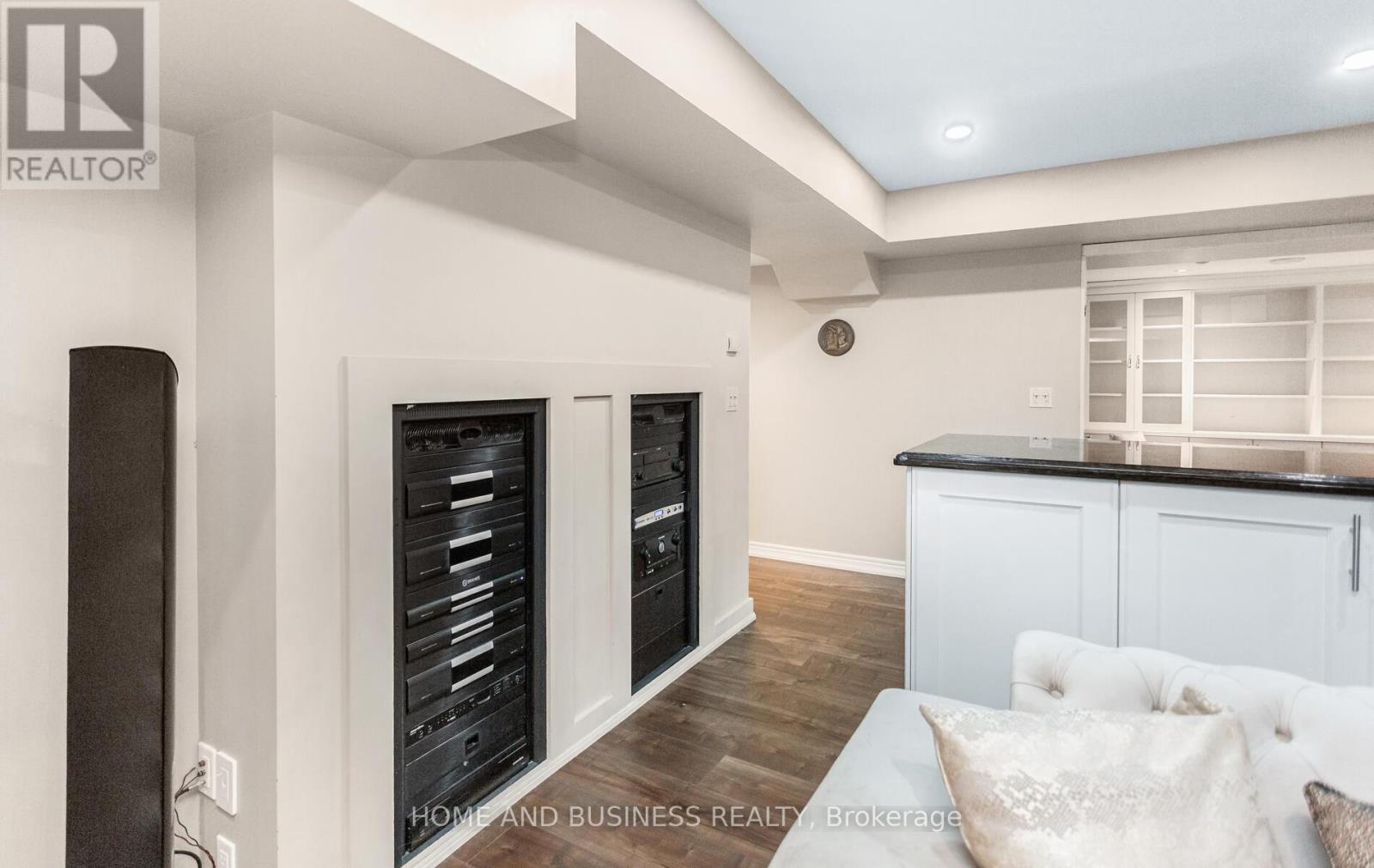2192 Oakmead Boulevard, Oakville, Ontario  L6H 6B4 - Photo 34 - W12430528