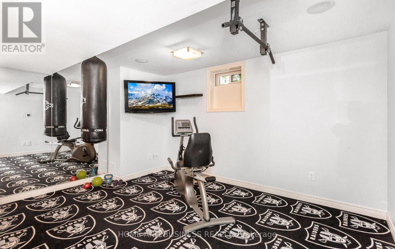 2192 Oakmead Boulevard, Oakville, Ontario  L6H 6B4 - Photo 38 - W12430528