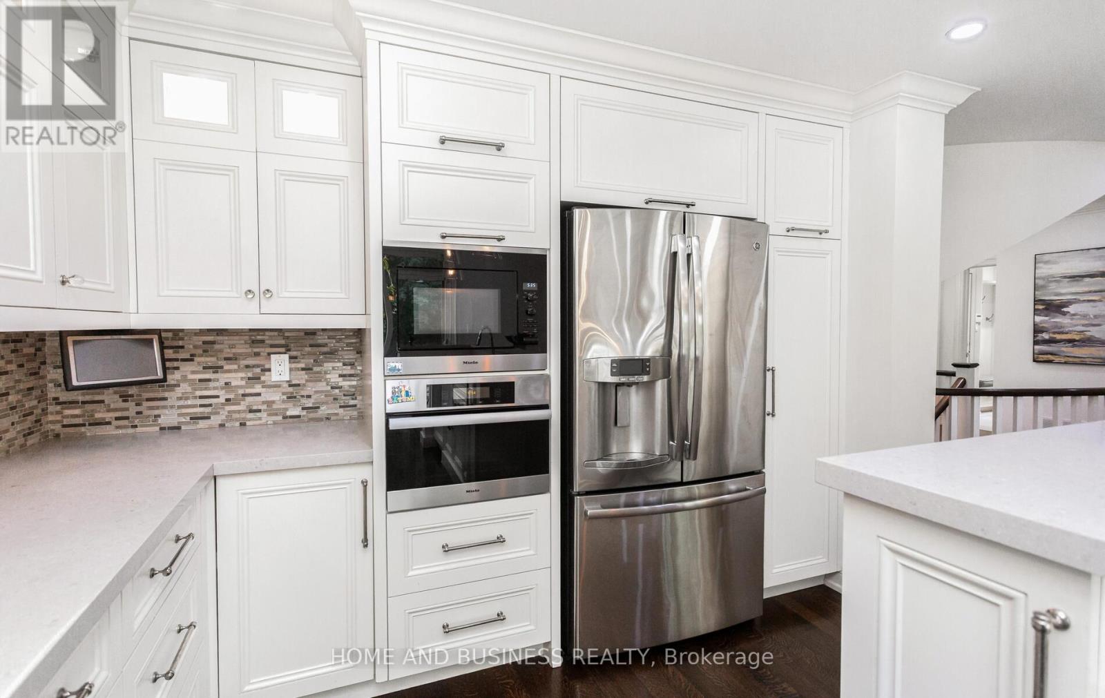 2192 Oakmead Boulevard, Oakville, Ontario  L6H 6B4 - Photo 47 - W12430528