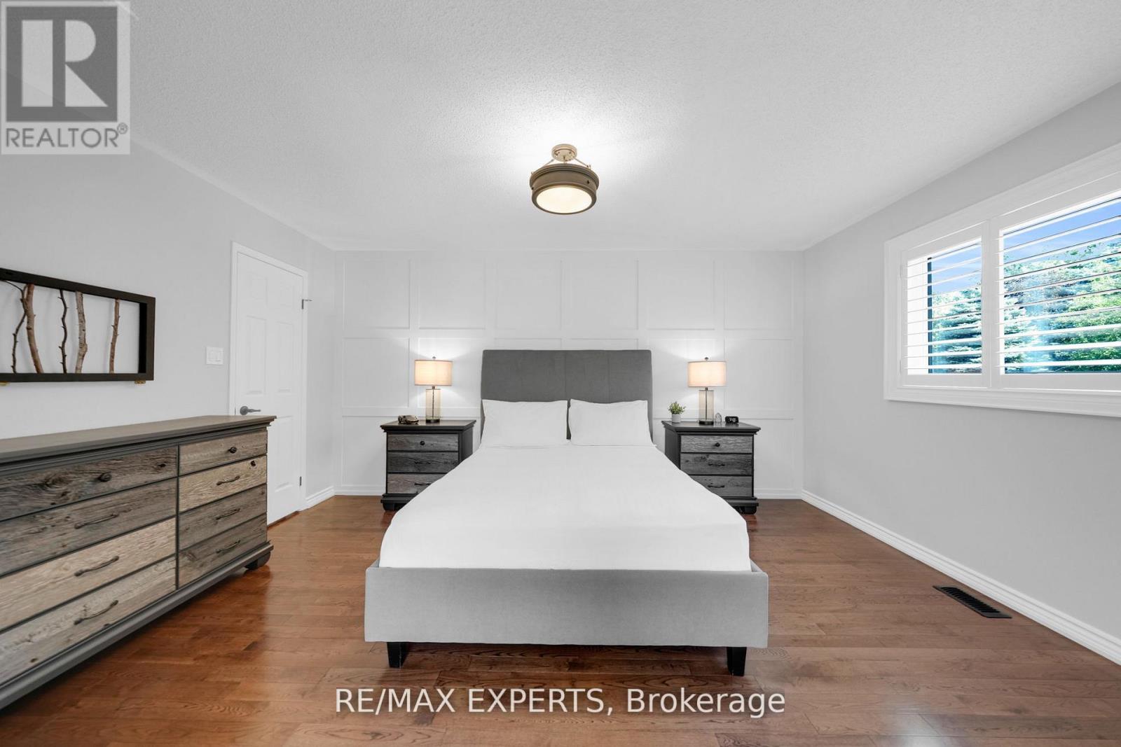 44 Sunkist Valley Road, Caledon, Ontario  L7E 1T1 - Photo 16 - W12430529