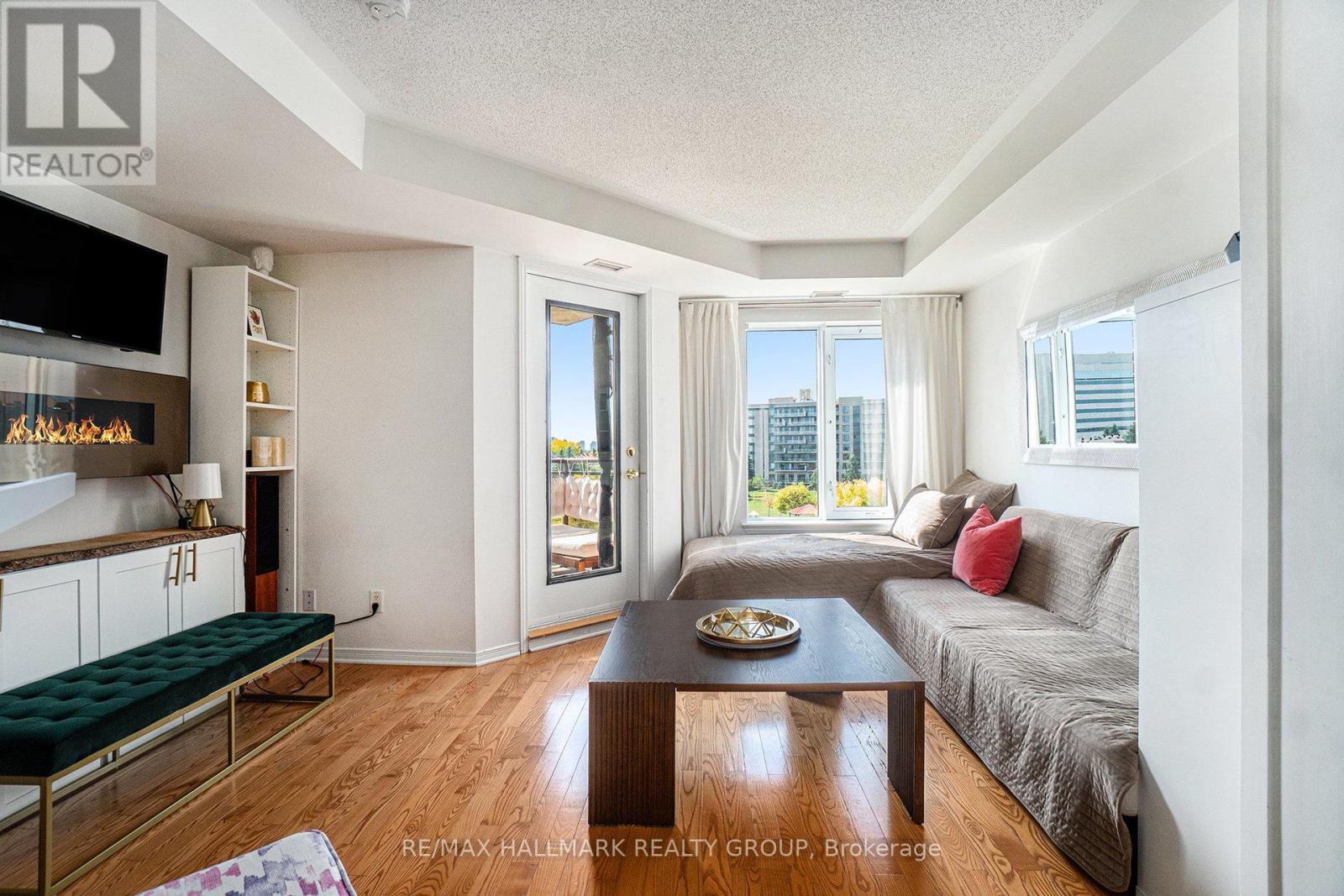 5r - 310 Central Park Drive, Ottawa, Ontario  K2C 4G4 - Photo 2 - X12430568