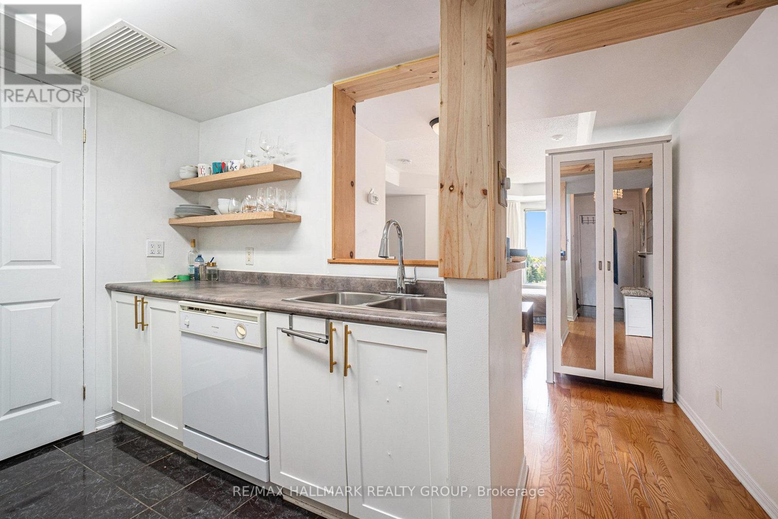 5r - 310 Central Park Drive, Ottawa, Ontario  K2C 4G4 - Photo 6 - X12430568