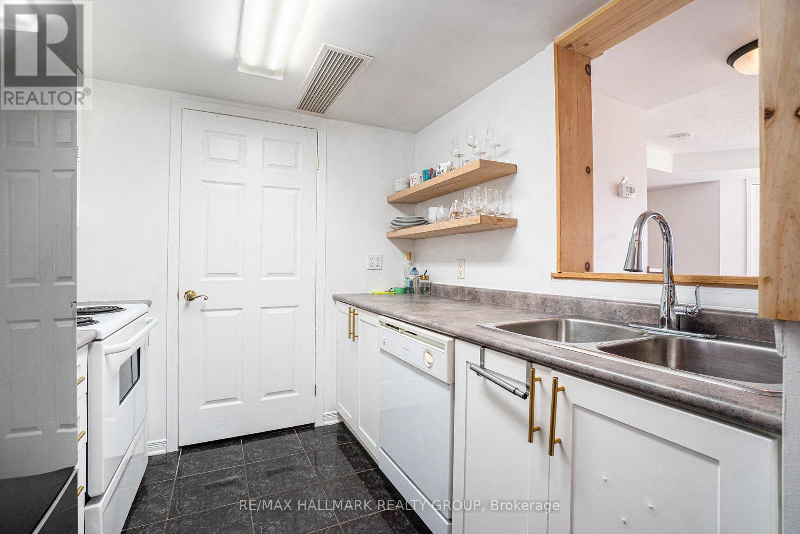 5r - 310 Central Park Drive, Ottawa, Ontario  K2C 4G4 - Photo 8 - X12430568