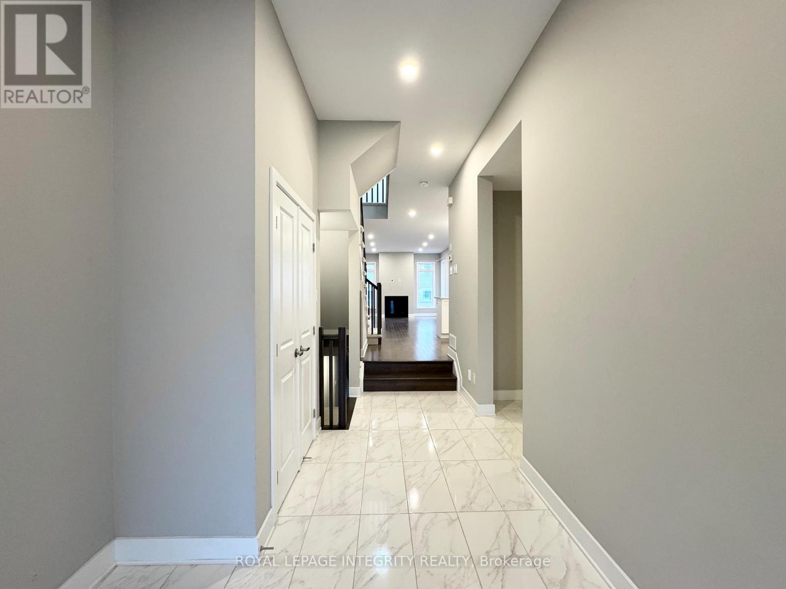 722 Twist Way, Ottawa, Ontario  K2V 0M8 - Photo 2 - X12430571