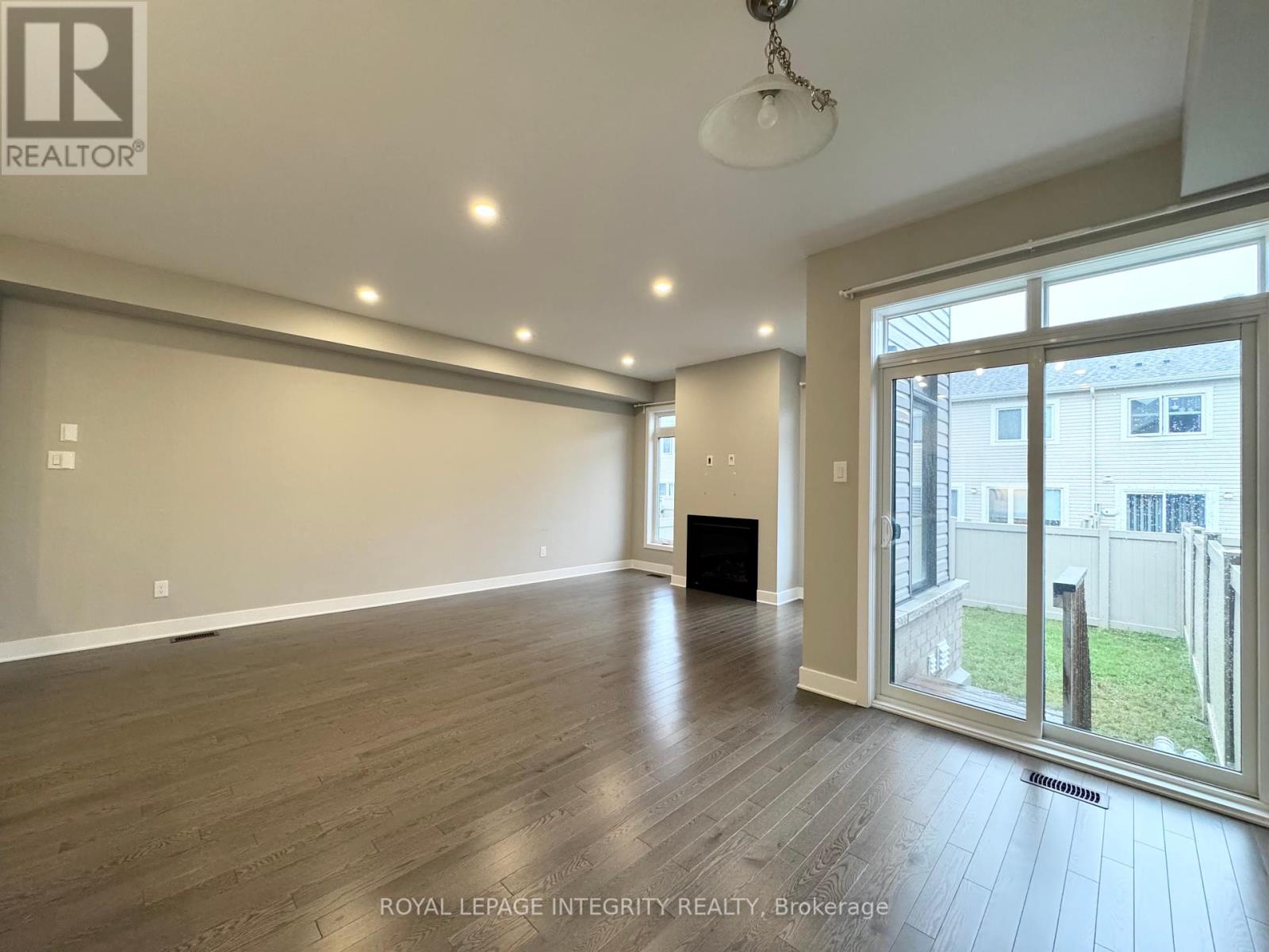 722 Twist Way, Ottawa, Ontario  K2V 0M8 - Photo 5 - X12430571