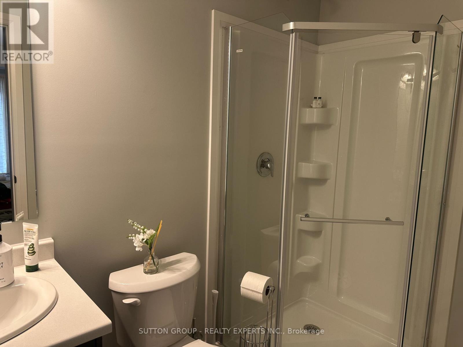 14 - 10 South Creek Drive, Kitchener, Ontario  N2R 0T9 - Photo 8 - X12430516