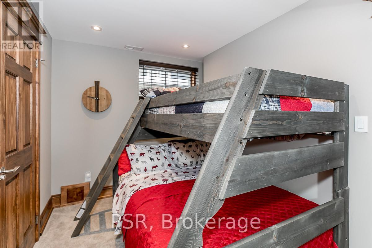 145 Snowbridge Way, Blue Mountains, Ontario  L9Y 0V1 - Photo 31 - X12430586